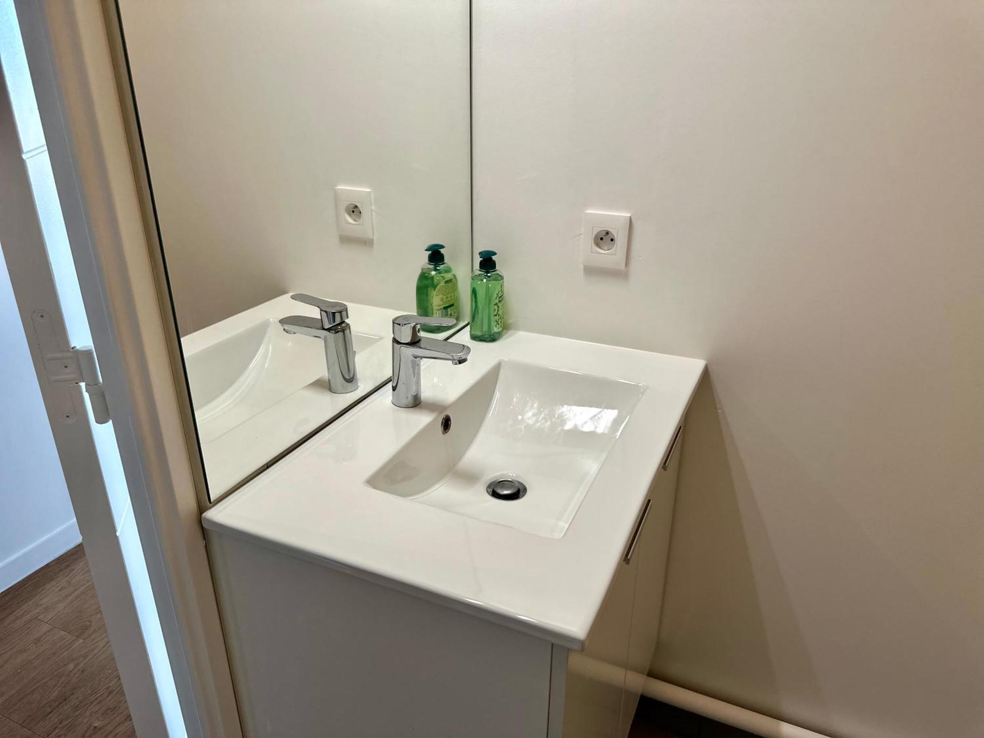 Apartamento 2 Pieces Avec Parking Pres De Paris By Immo Kit La Courneuve
