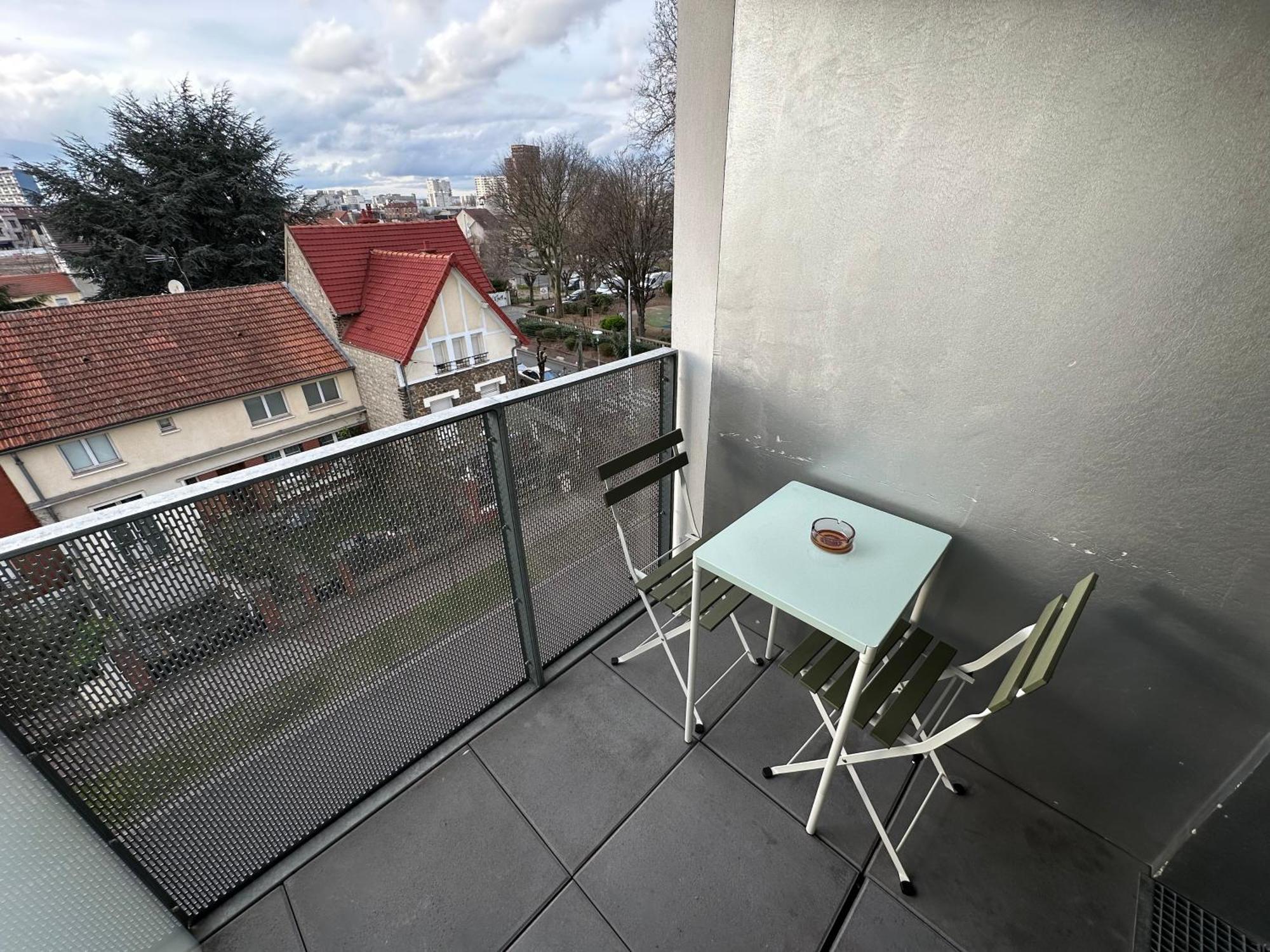 2 Pieces Avec Parking Pres De Paris By Immo Kit La Courneuve